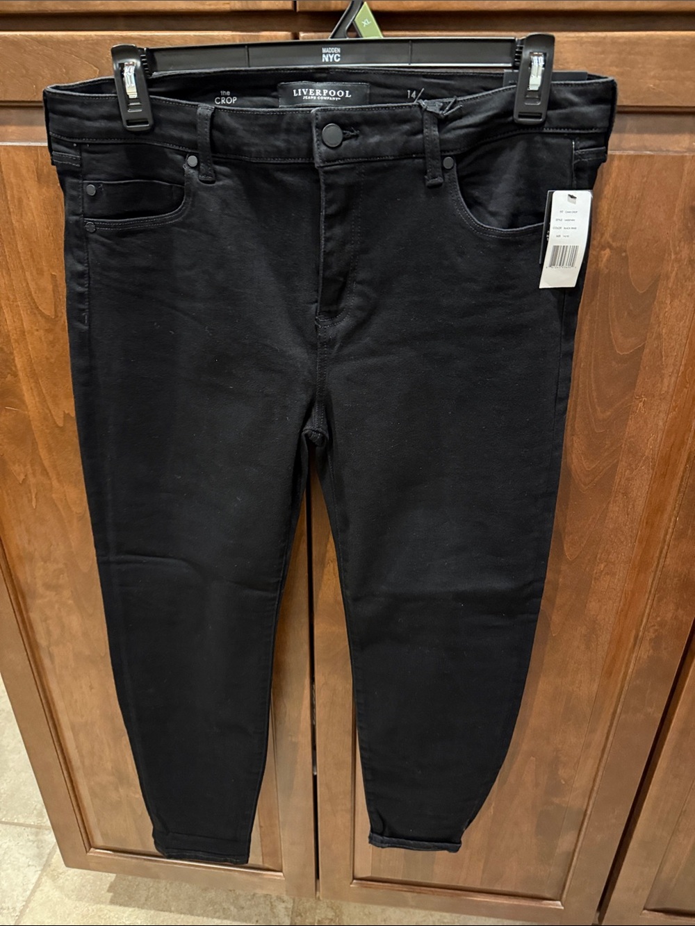 Liverpool Black Cropped Ankle Jeans - Slim Fit - NWT